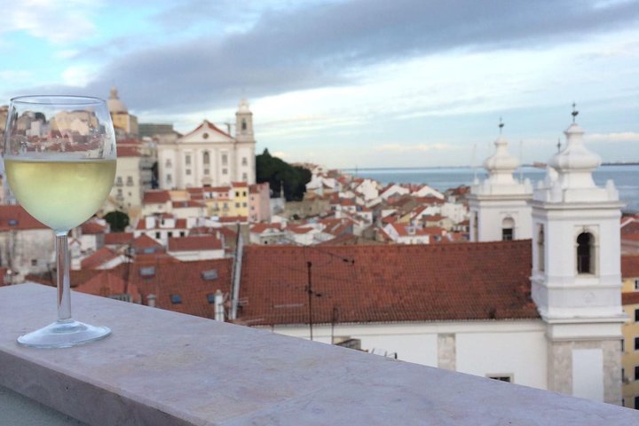 Be a local in Lisbon - Private Tour - Image 2