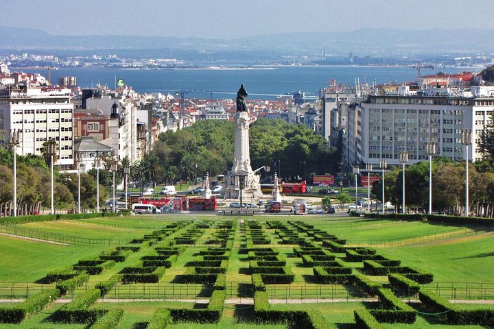 City Tour Lisbon, wonders of the old city through the main monuments - Image 1