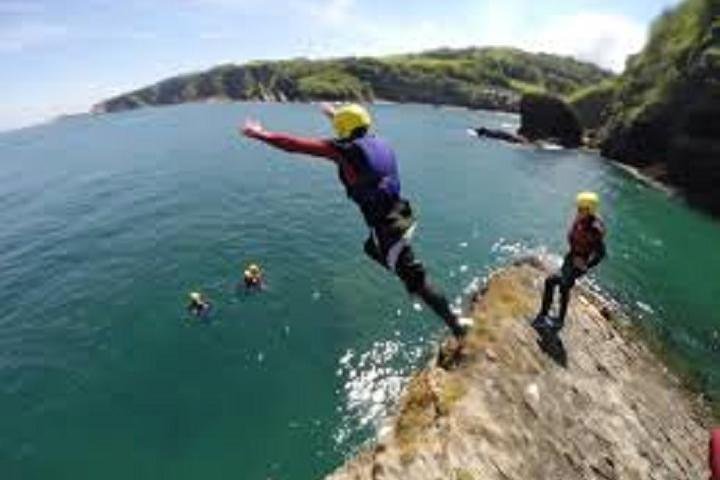 Coasteering Experience in Arrábia - Image 1