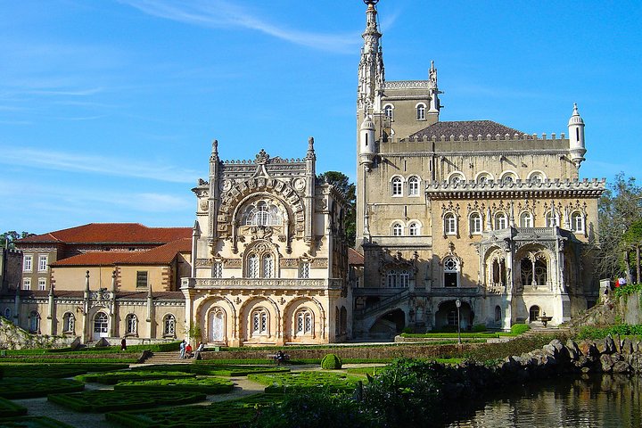 Coimbra and Bussaco Private Full Day Sightseeing Tour from Lisbon - Image 4