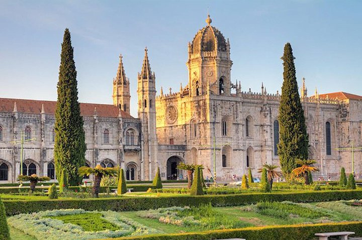 Combi Tour LISBOA, SINTRA and CASCAIS (2 days) - Image 3
