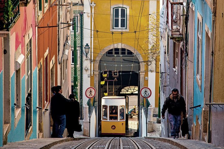 Day tour Lisbon and Sintra - Image 3