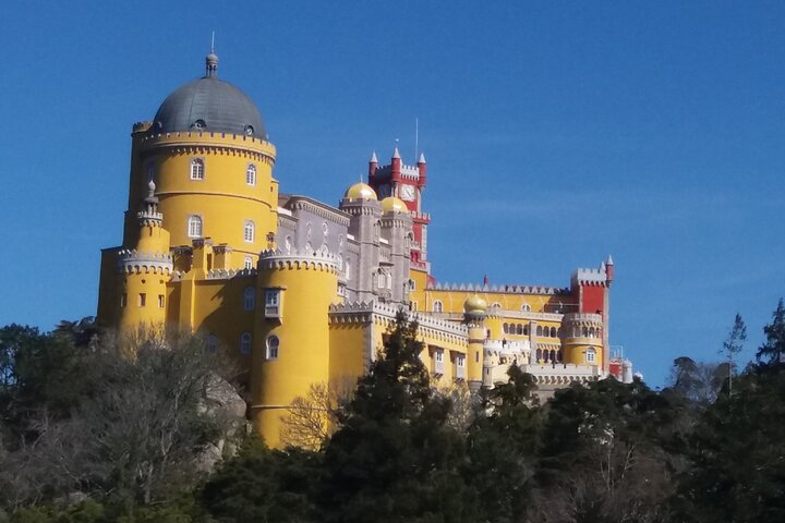 E-Bike through Sintra & Cascais til Lisbon at a relaxed rate. - Image 1