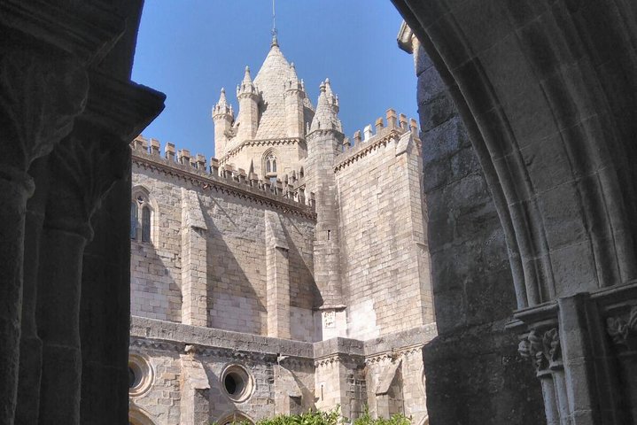 Évora and Monsaraz from Lisbon - Image 5