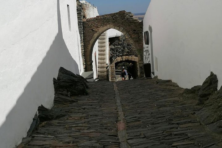 Évora and Monsaraz from Lisbon - Image 3