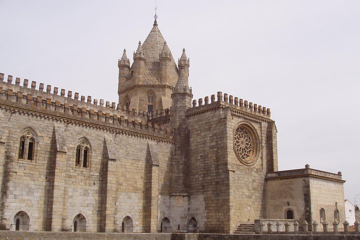 Evora and Monsaraz Wine Tasting Private Tour - Image 4