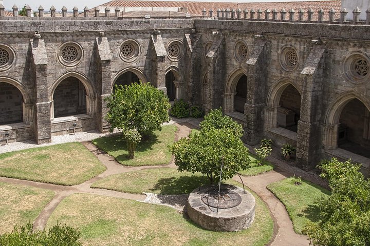 Évora and Reguengos de Monsaraz Private Tour - Image 4