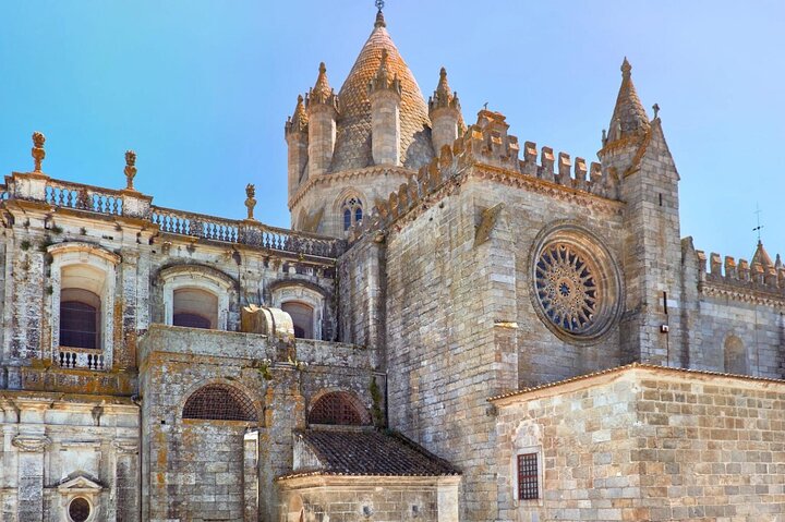 Évora (Cork & Wine) Private Tour - Image 3