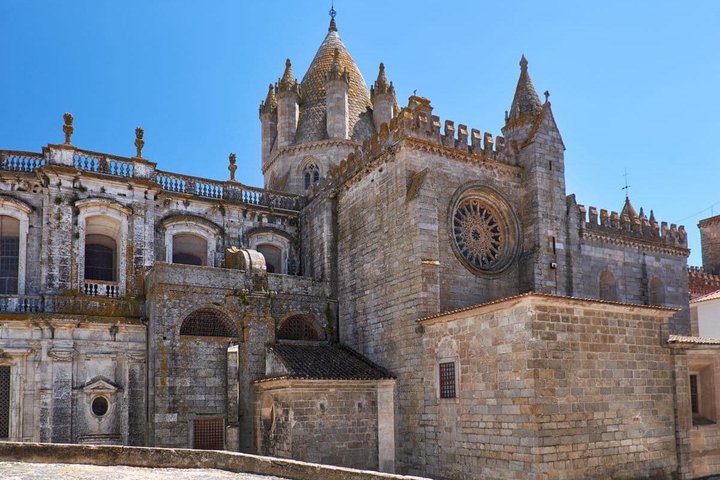 Evora Historical Center - Image 3