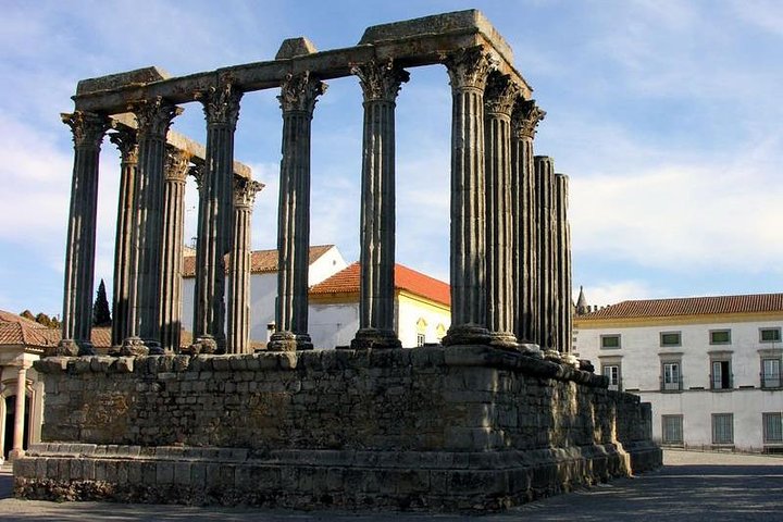 Evora Private Full Day Sightseeing Tour from Lisbon - Image 3