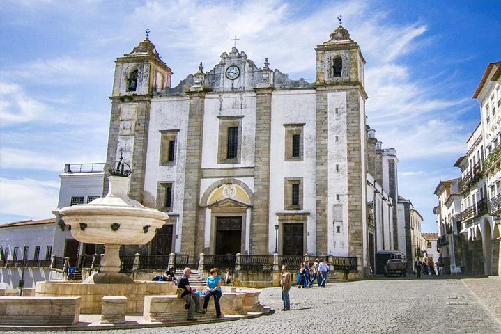 Évora Private Tour | Cork | Wine - Image 3
