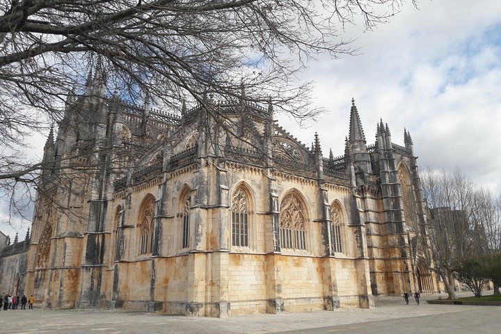 Fátima, Batalha, Nazaré and Óbidos day Tour - Image 5
