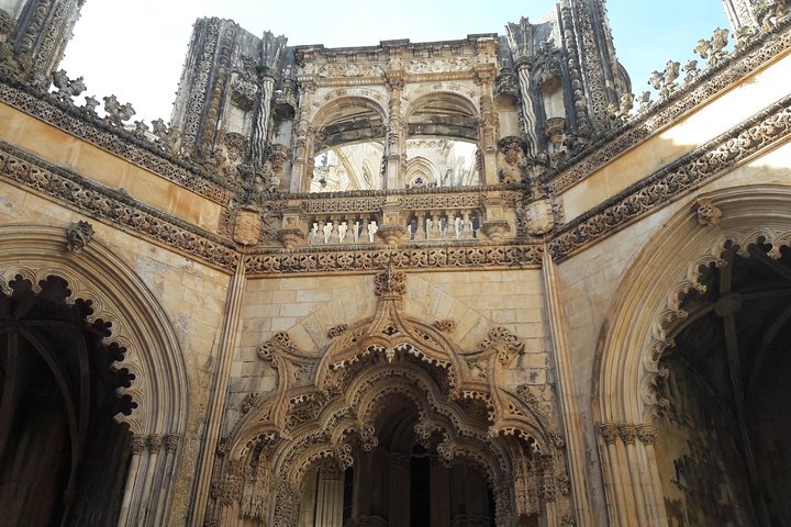 Fátima, Batalha, Nazaré and Óbidos day Tour - Image 2