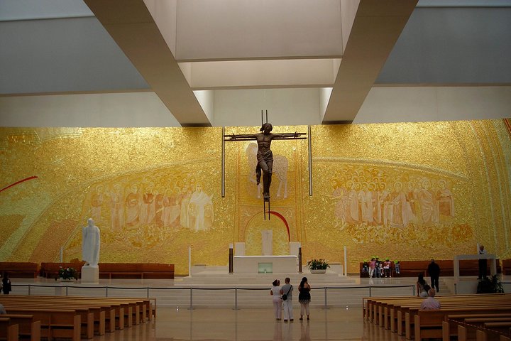 Fatima, Batalha, Nazare and Obidos Private Tour - Image 4