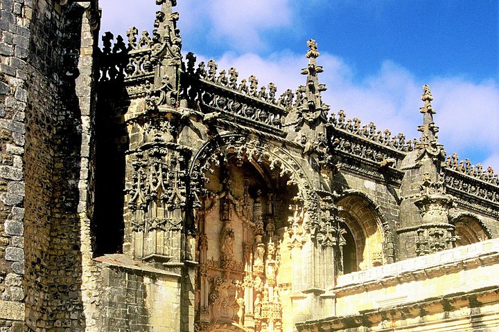 Fatima e Tomar Full Day Private Tour from Lisbon - Image 3