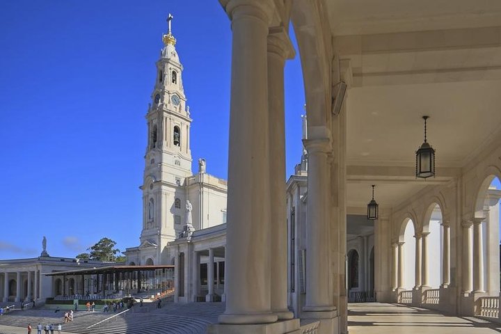 Fatima e Tomar Full Day Private Tour from Lisbon - Image 1
