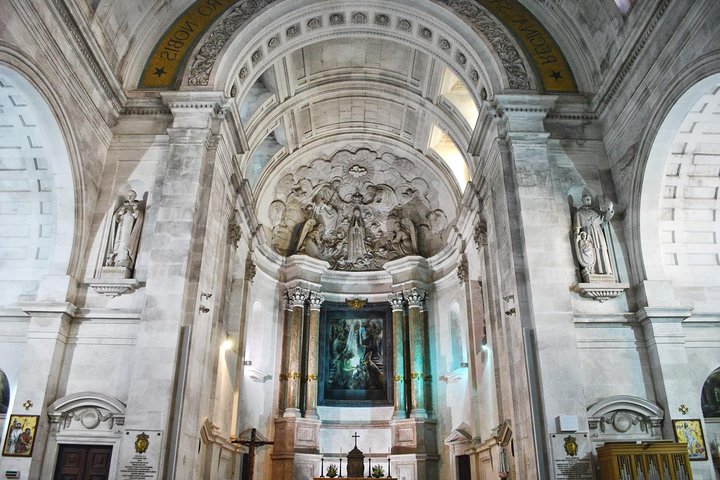 Fatima e Tomar Full Day Private Tour from Lisbon - Image 5