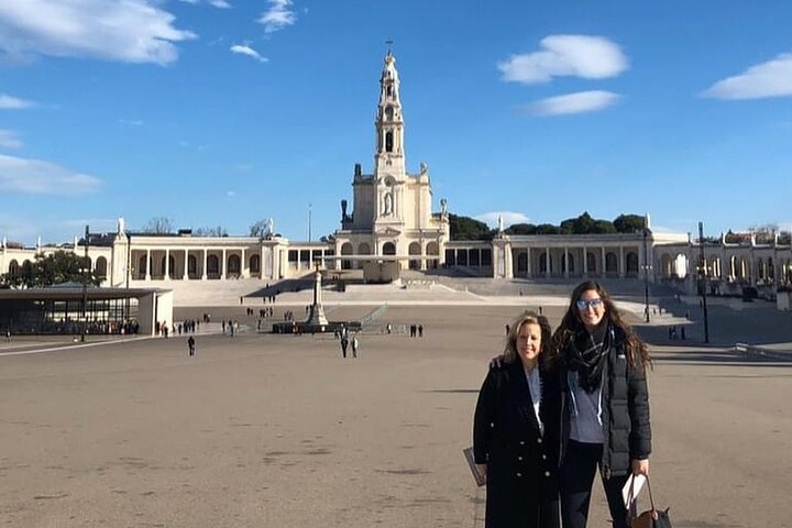 Fátima, monastery of Batalha, Nazaré and Óbidos in Private Tour - Image 2