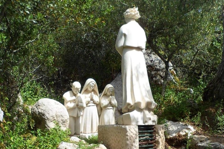 Fatima, Nazare & Obidos Full Day Tour - Image 5