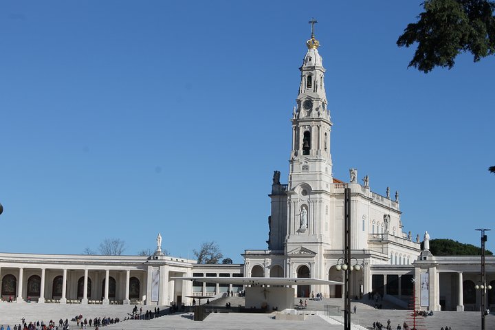 Fátima Private Tour And Batalha Nazaré & Óbidos - Image 1