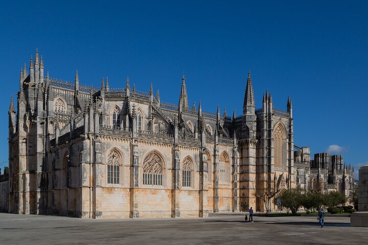 From Lisbon: Fátima, Batalha, Nazaré & Óbidos Full-Day Private Tour - Image 3