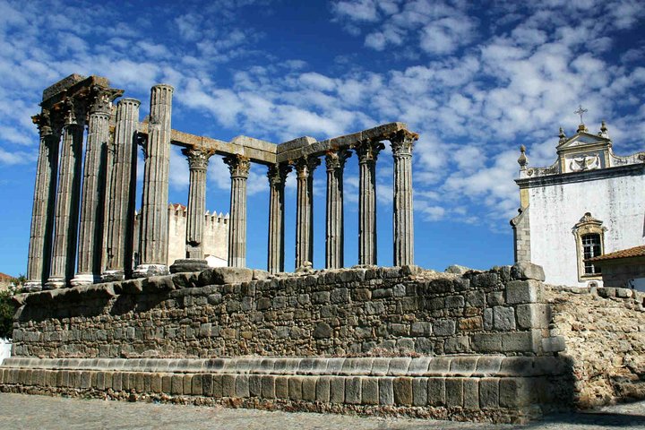 Full Day Guided Tour to Évora & Monsaraz - Image 2