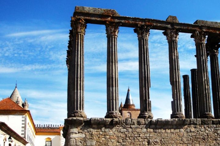 Golden Plains: Évora and Almendres Cromlech Shared Tour - Image 1