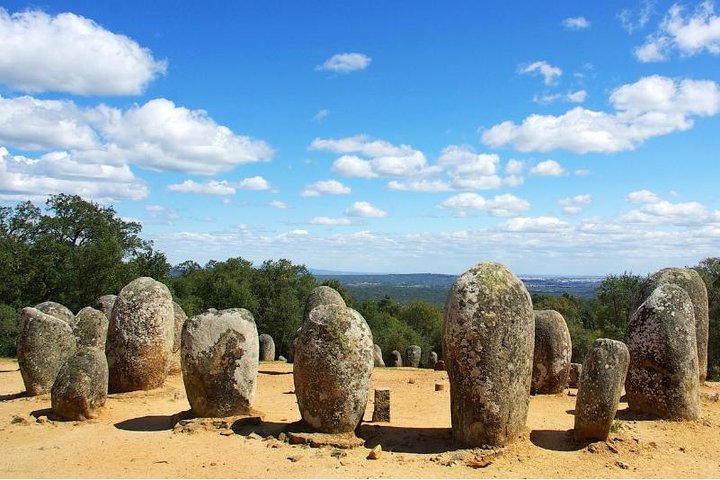 Golden Plains: Évora and Almendres Cromlech Shared Tour - Image 3