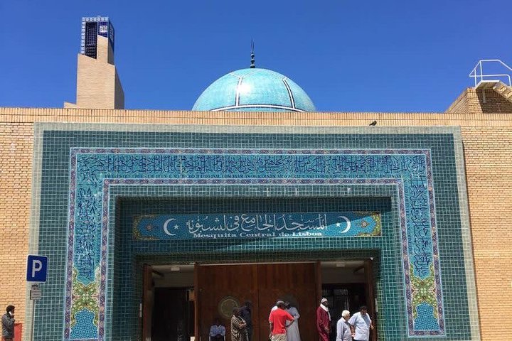 Halal Lisbon Private Tour With Muslim-friendly Lunch - Image 2