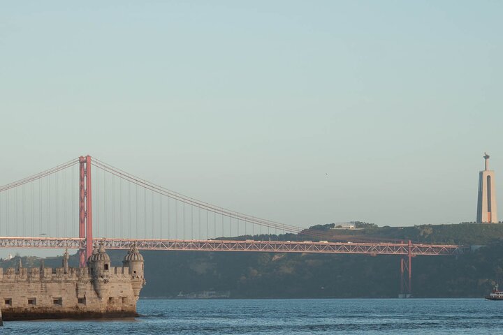 Half-Day Private History and Fun Guided Tour in Lisbon with Pick Up - Image 3