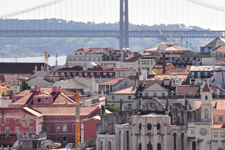 Half-Day Private History and Fun Guided Tour in Lisbon with Pick Up - Image 4