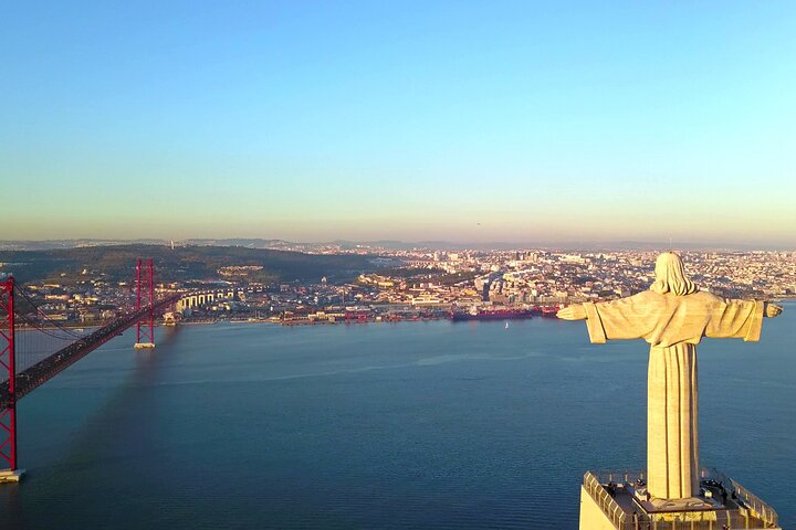 Half day tour of Lisbon - Image 1