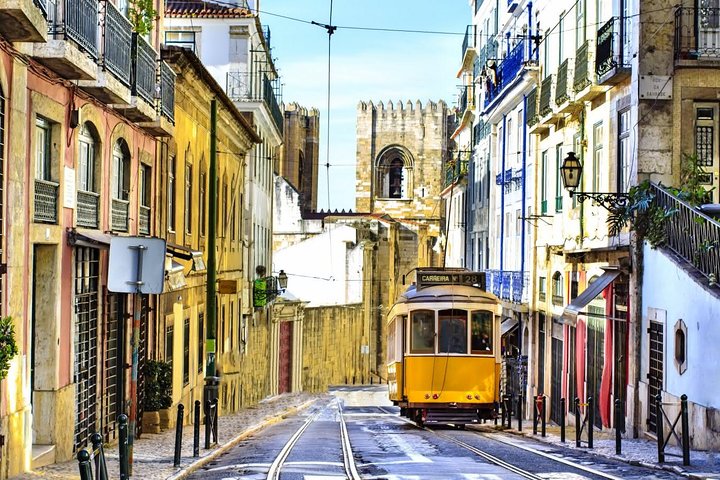Historic Lisbon Tuk Tuk Tour - Image 4