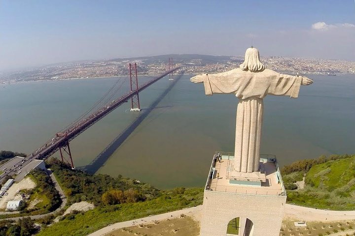 Lisbon 2 Biggest Bridges Private Tour with Outlet Shopping & Lunch - Image 4