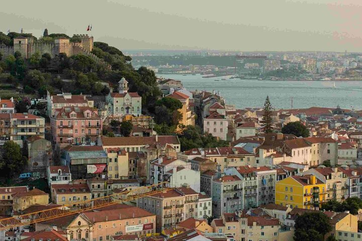 Lisbon 2-hour Historical Private Tuk Tuk Tour - Image 4