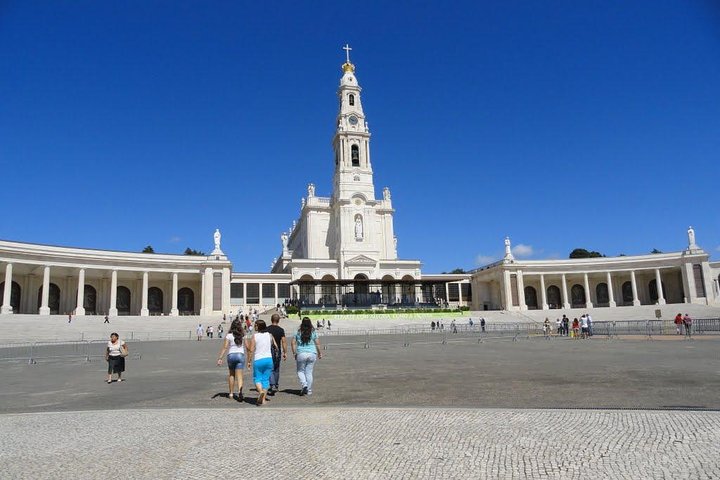 Lisbon and Fátima Sanctuary Private Tour - Image 3