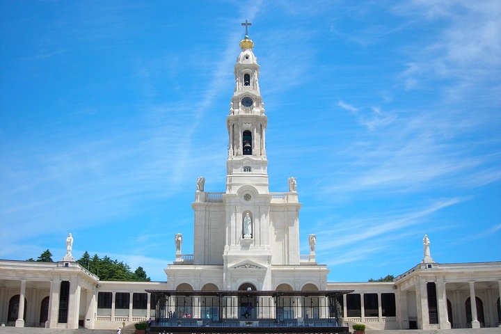 Lisbon and Fátima Sanctuary Private Tour - Image 1