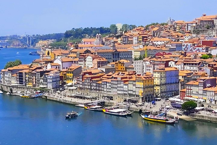 Lisbon and Porto Private Deluxe Road Trip - Image 1