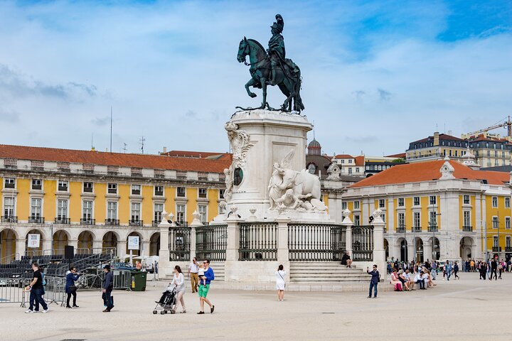 Lisbon at your own pace- Private Guided Historical Tour in Lisbon - Image 3