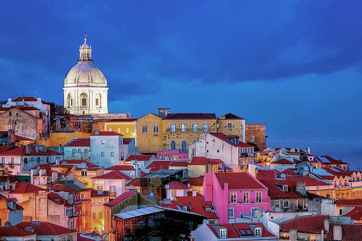 Lisbon by night with dinner and Fado show - Image 4
