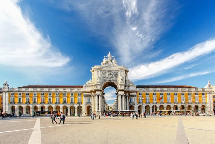 Lisbon city tour 5h (cruises, hotels, airport, etc) - Image 2