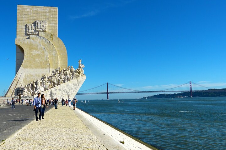 Lisbon city tour 5h (cruises, hotels, airport, etc) - Image 1