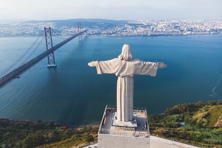 Lisbon city tour 5h (cruises, hotels, airport, etc) - Image 3