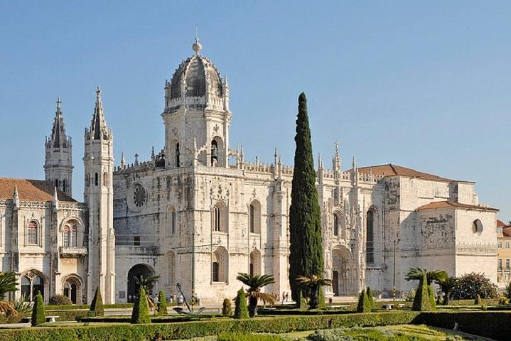 Lisbon City Tour Including Jeronimos Monastery and Tastings - Image 1