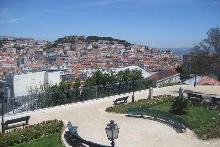 Lisbon experience tailored private tour (full day) - Image 2