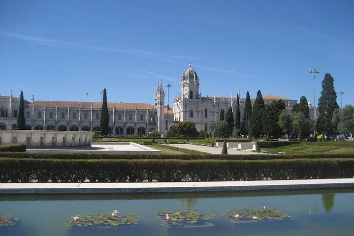 Lisbon experience tailored private tour (full day) - Image 1