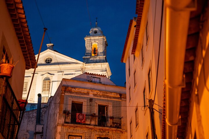Lisbon Fado Dinner Show and Panoramic Night Tour - Image 1