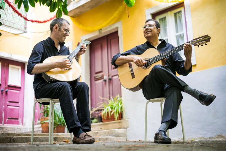 Lisbon Fado Dinner Show and Panoramic Night Tour - Image 3