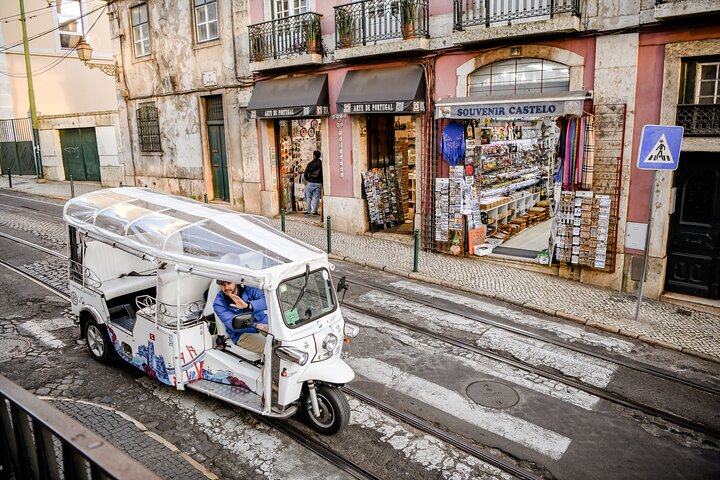 Lisbon Flavours Tuk Tuk Food & Wine Tour - Image 3