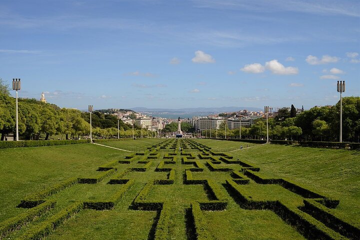 Lisbon Full-Day Group Tour - Image 2